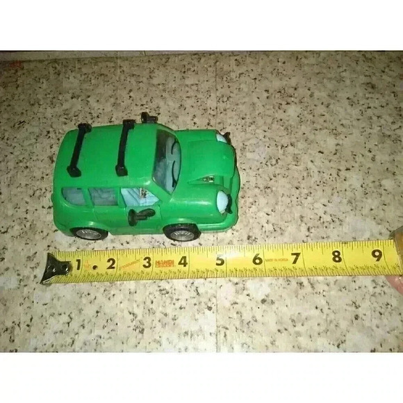 Chevron Cars 1996 Wendy Wagon No 2 Green Car Collectible Toy Station Wagon - Picture 7 of 7